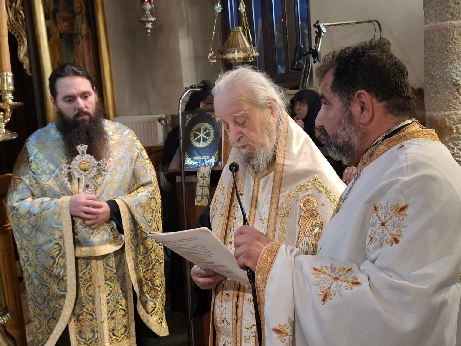 Αρχιερατικός Εσπερινός στην Ι.Μ. Μεταμορφώσεως του Σωτήρος Κύμης main image