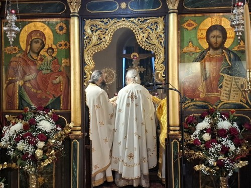 Η Θ. Λειτουργία του Αγίου Ιακώβου του Αδελφοθέου στην Ι.Μ. Μεταμορφώσεως του Σωτήρος Κύμης gallery image 1