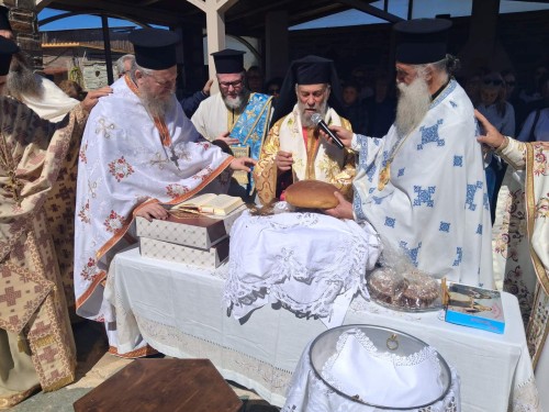 Πάνδημη Αρχιερατική Θεία Λειτουργία gallery image 1